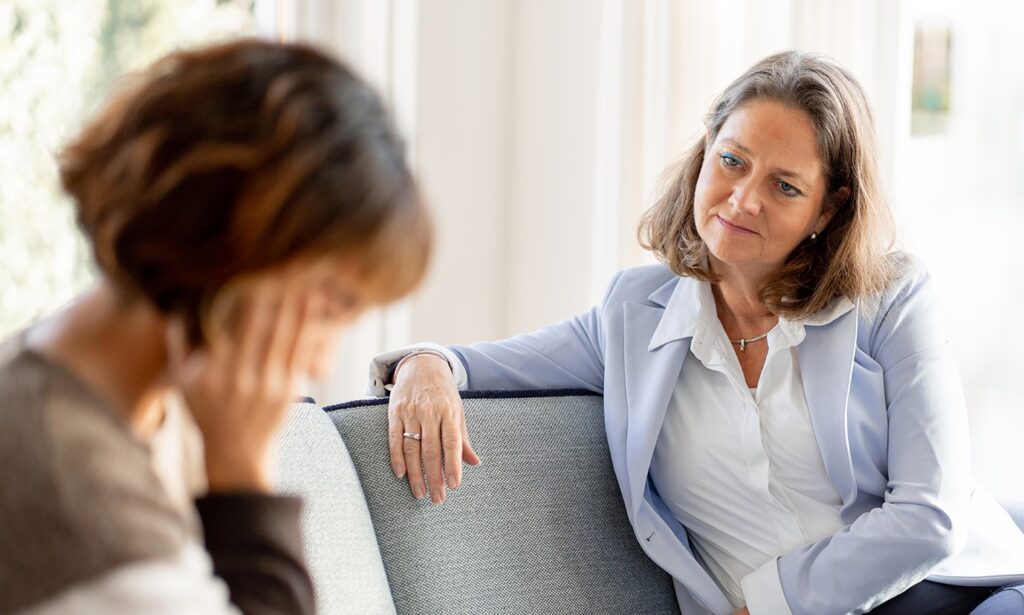 how to handle loneliness with expats